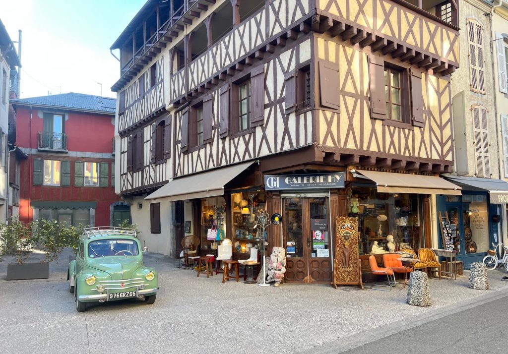 Boutique d'antiquités Bagnères de Bigorre